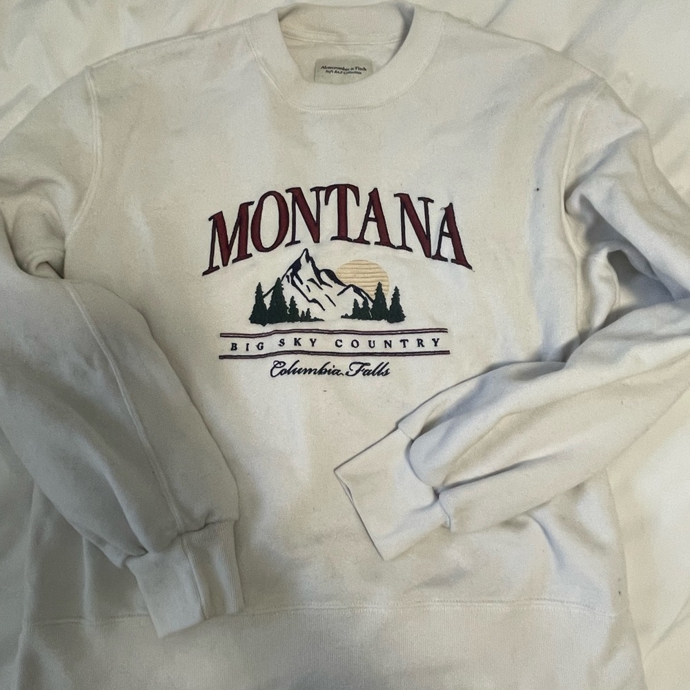 Abercrombie and fitch white Montana sweatshirt size xs